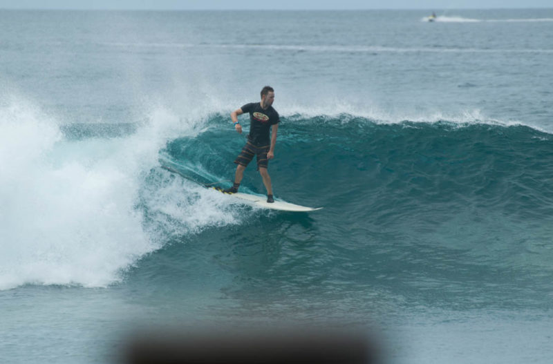 surf en Lohis Maldivas