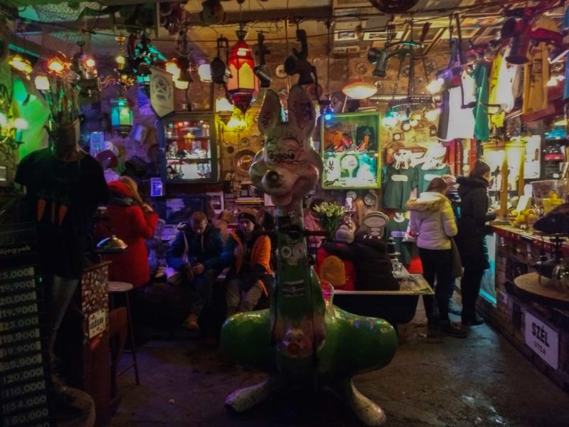 Ruin Bar Szimpla Kert, el Bar Ruina más famoso de Budapest