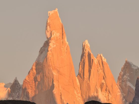 Cerro Torre en Patagonia al amanecer