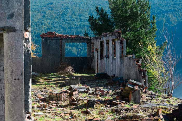 Ruinas del poblado A Paicega en Pesoz, Asturias