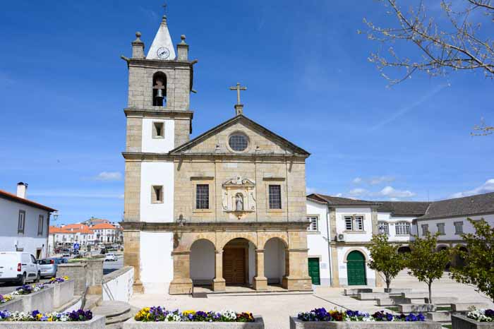 Iglesia de San Francisco en Mogadouro, norte de Portugal