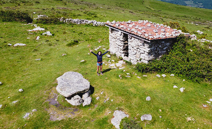 Ritos iniciaticos en dolmen de Merilles en Tineo, Asturias