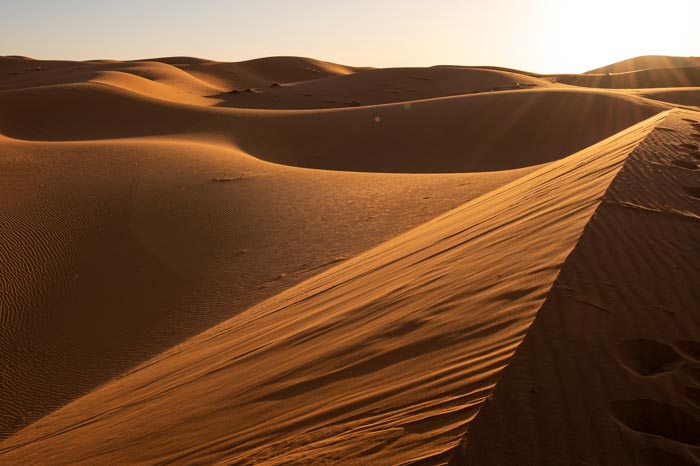 Dunas de arena en el desierto de Merzouga, Marruecos