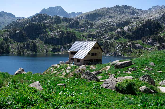 refugio de Colomers en Lac Major, ruta de los 7 lagos de Colomers en el Val d'Aran
