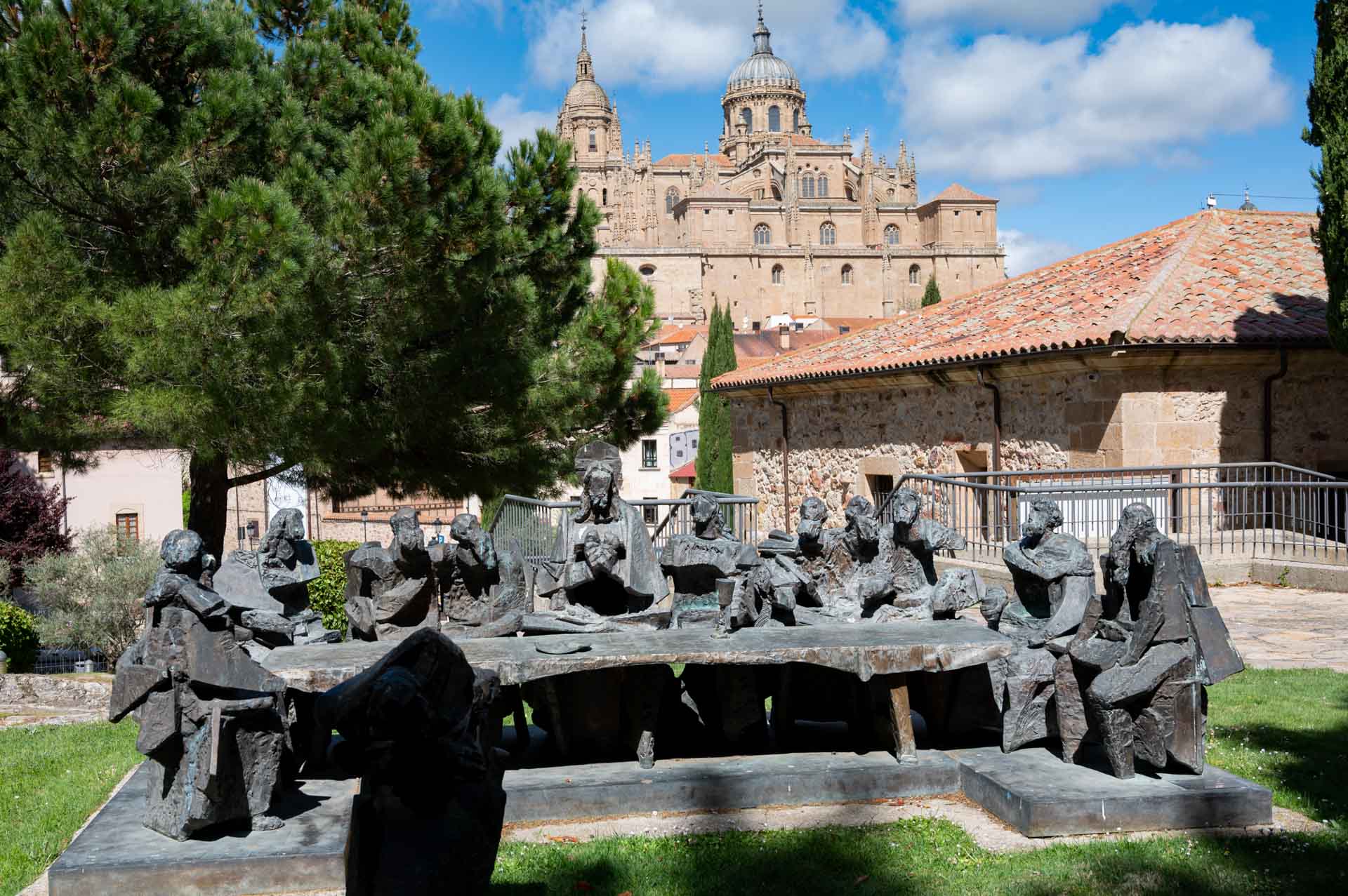 Las Catedrales vistas desde los Jardines de Santo Domingo de la Cruz en Salamanca