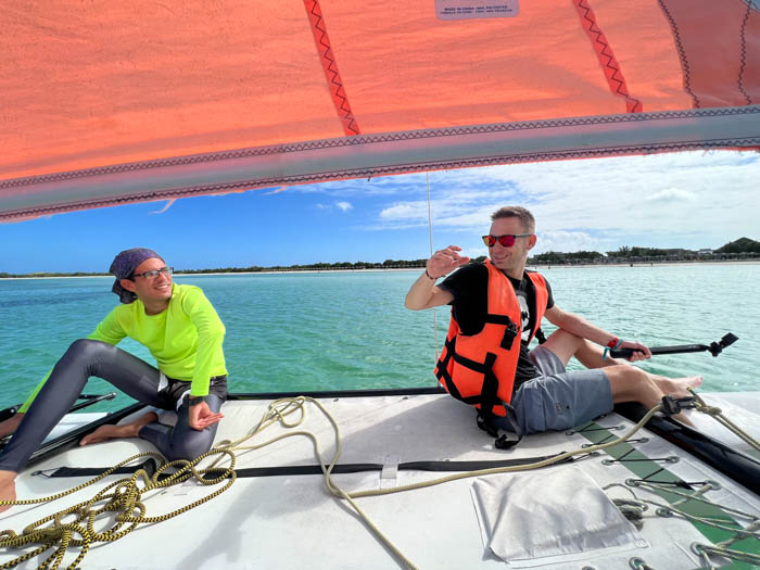 Navegando en catamarán en Cayo Coco, Cuba