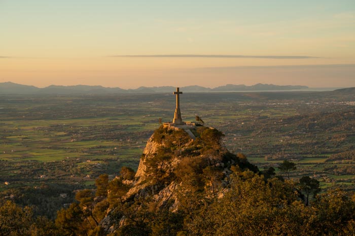 Panoramica Santuari de Sant Salvador al atardecer